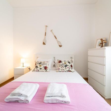 Casino And Beach Apartment By House And People 波瓦－迪瓦尔津 外观 照片